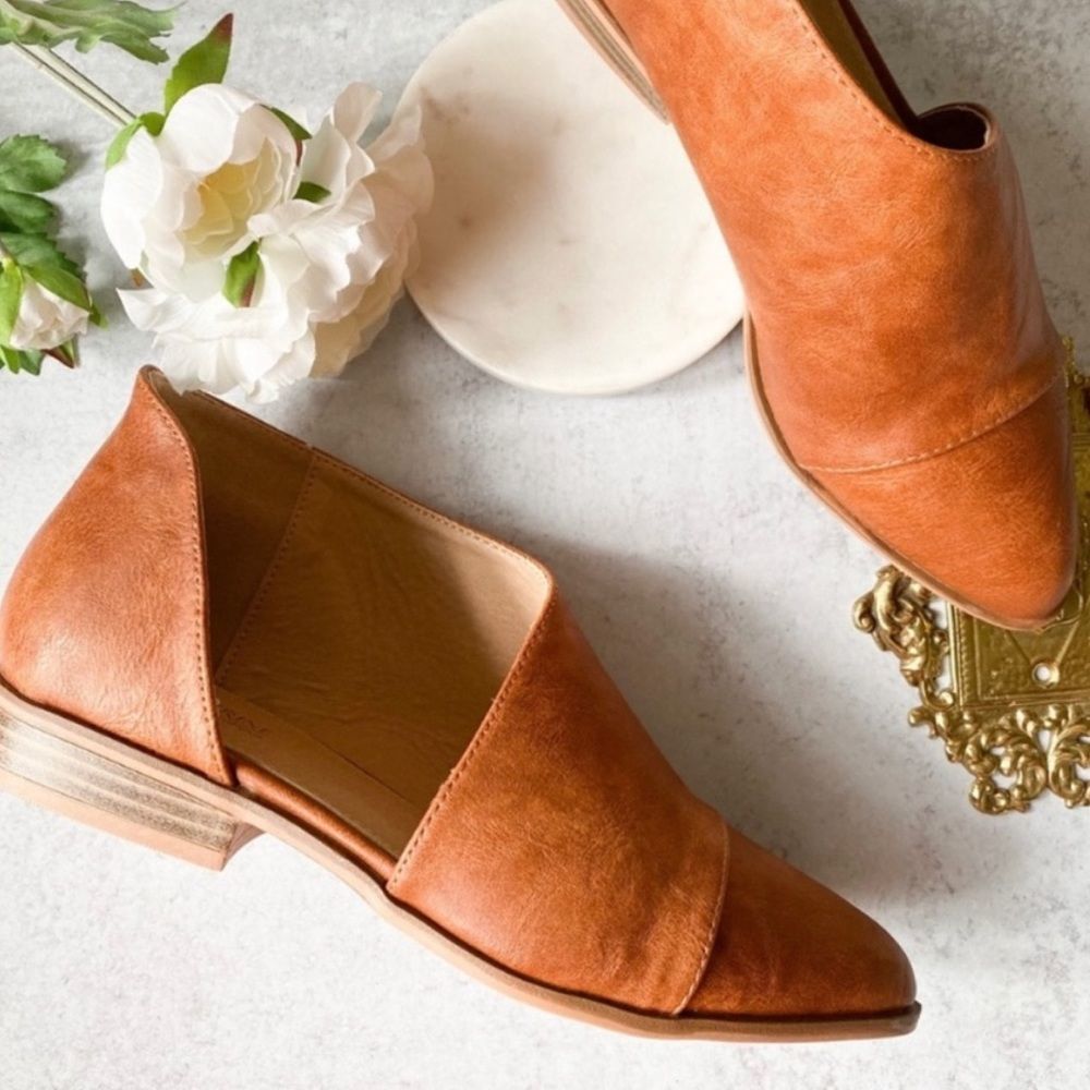 NEW Catherine Malandrino Asymmetrical Zwan d’Orsay Flat